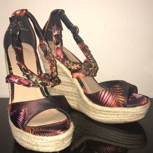 Shoedazzle size 6 heels